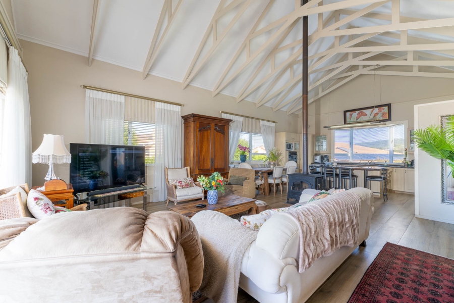 5 Bedroom Property for Sale in Outeniqua Strand Western Cape